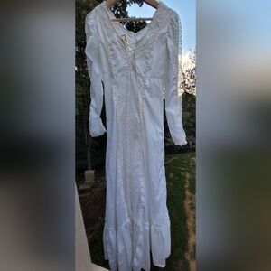 Pristine Rennaissance Vintage Gunne Sax White Long White Dress, Size 9